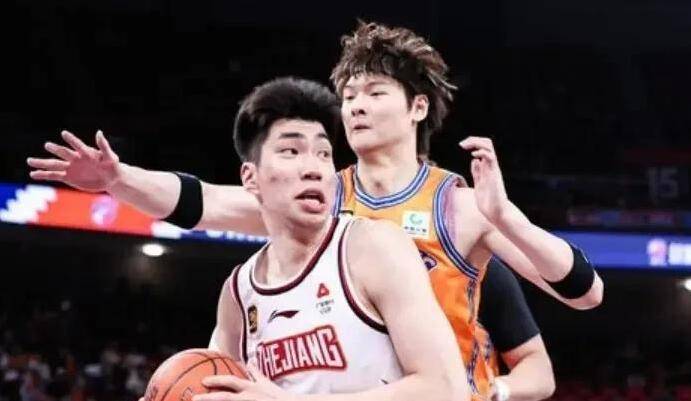 长春与云南将在球场上争夺胜利